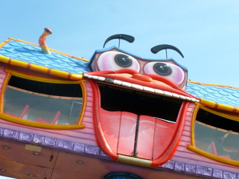 Animated looking house ride at the fair