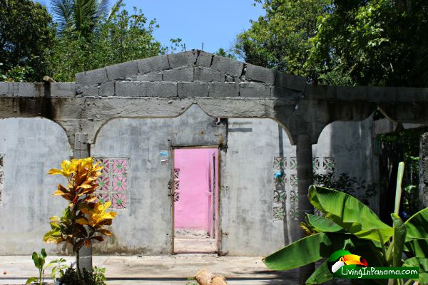 Under 100 Yards From Beach – Deal on House To Remodel
